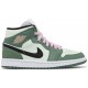 Wmns Air Jordan 1 Mid SE Dutch Green Dutch Green/Black/Barely Green/Arctic PinkCZ0774 300 AJ 1 Sneakers