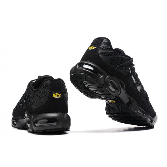 Men Nike Air Max Plus Utility Black Running Shoes